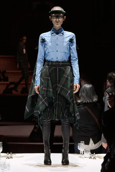 Look 13